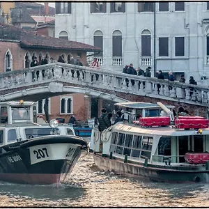 Apartment Ca Marga Cannaregio - Venetian Style 2 Bedroom, Venice
